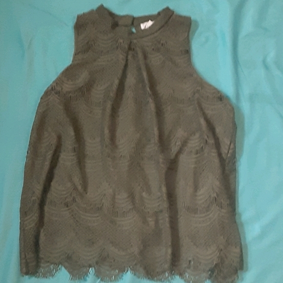 IT GIRL olive top with lace overlay - Picture 6 of 9